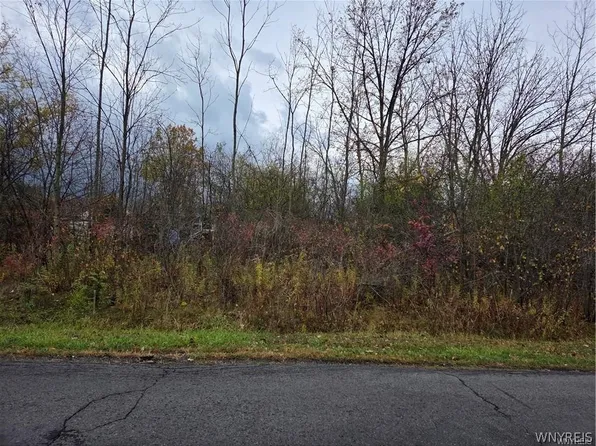 Niagara Expy #4, Niagara Falls, NY 14305