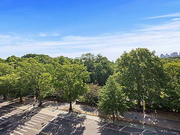 4th image of 425 Central Park W #7CD