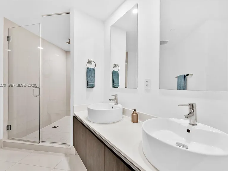 121 NE 34th St #L304 — Photo 21