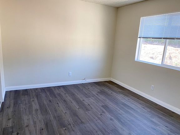5th image of 639 N Heliotrope Dr #E