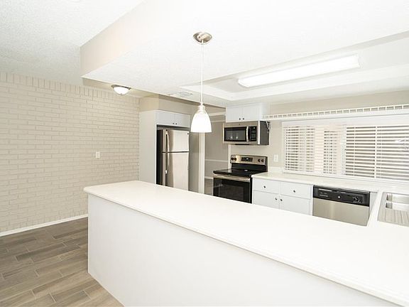 5th image of 8700 Lincolnshire Dr