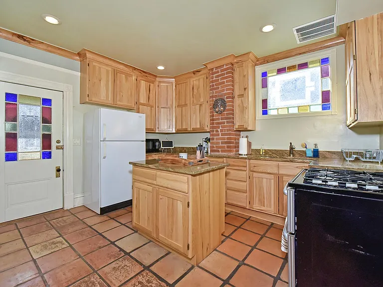 55 Waltham Ave — Photo 9
