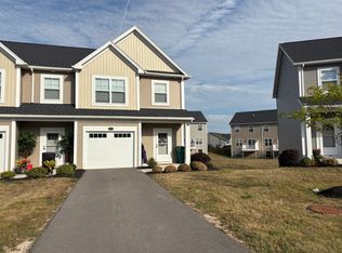 5984 Marsh Cir, Farmington, NY 14425