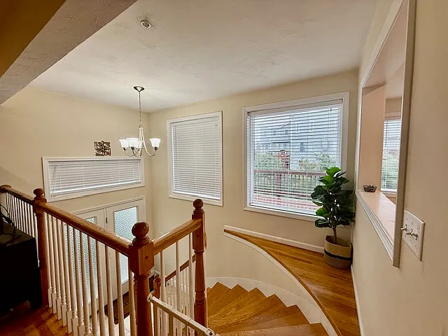 33 John Hancock Dr — Photo 5