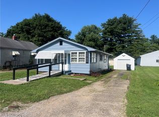 1049 Benjamin Ave, Zanesville, OH 43701