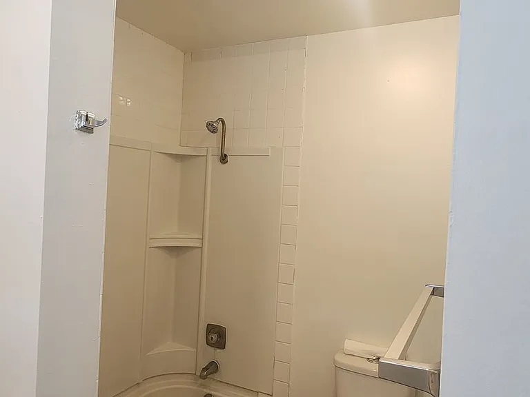 129 E Santa Ana St — Photo 2
