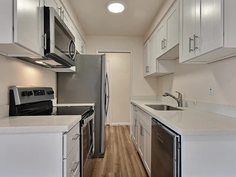 1307 14th Ave S #101 — Photo 10