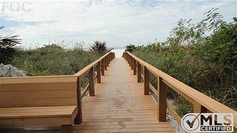 3rd image of 6620 Estero Blvd #1001