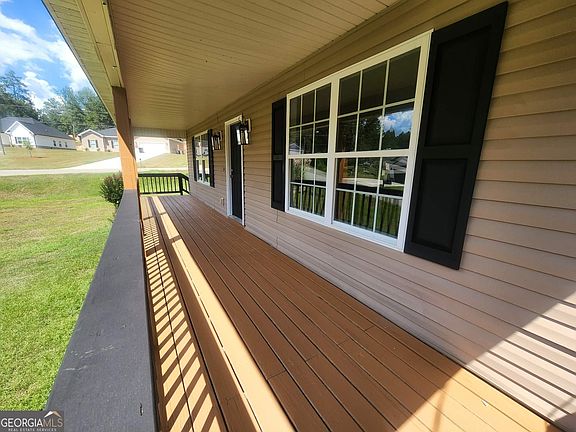 3rd image of 104 Silver Maple Ct