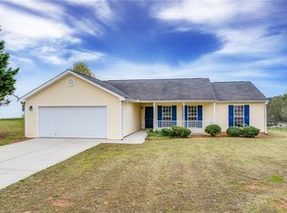 437 Raymond Dr, Winder, GA 30680