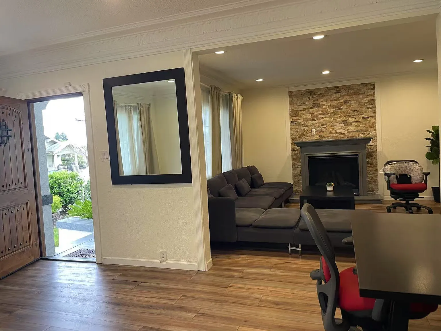 3 bed, 1298 sqft, $3,600 — Photo 4