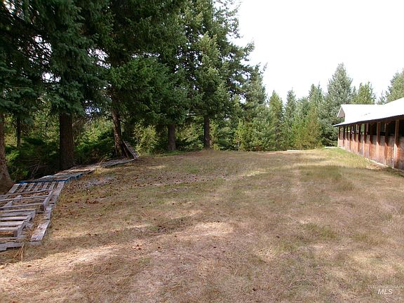 3rd image of 240 Ridgeway Dr