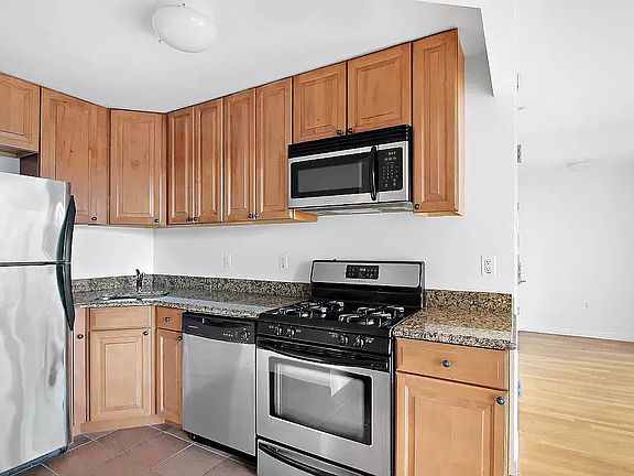 5th image of 54 Orchard St APT 3D