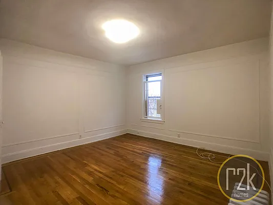 Rented by Realty 2000 Corp | media 28