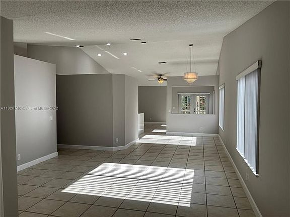2nd image of 1542 Presidio Dr #1542