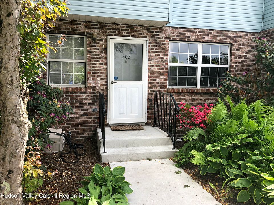 1st image of 203 Briarwood Court