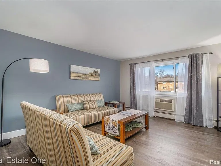 803 Plate St #104 — Photo 1