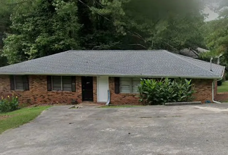 4351 Hendrix Dr — Photo 2