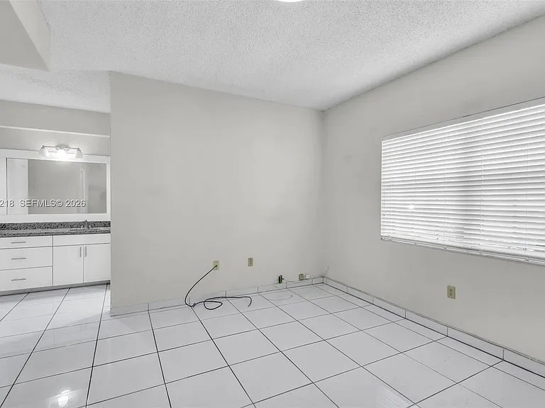 10018 Hammocks Blvd #105 — Photo 2