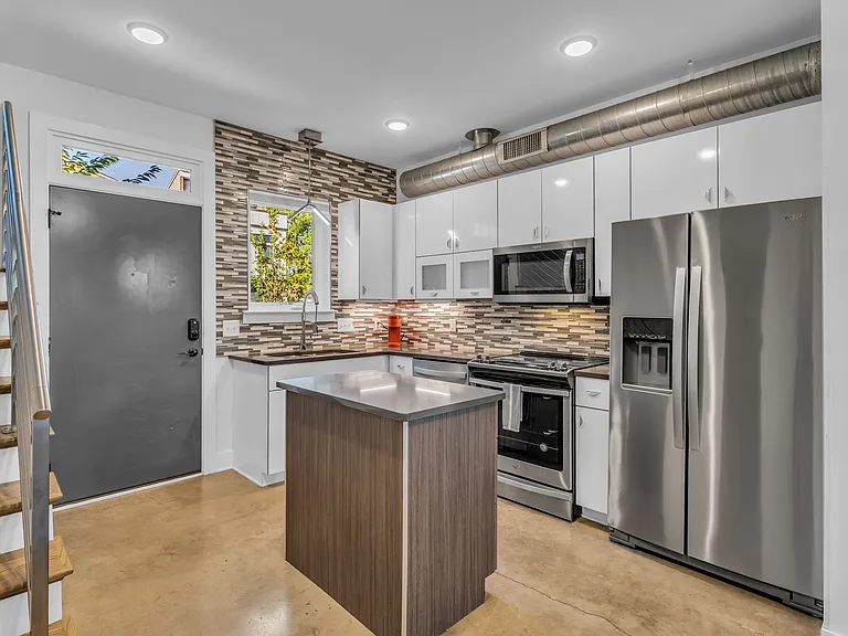 78 Evanston Ave — Photo 8