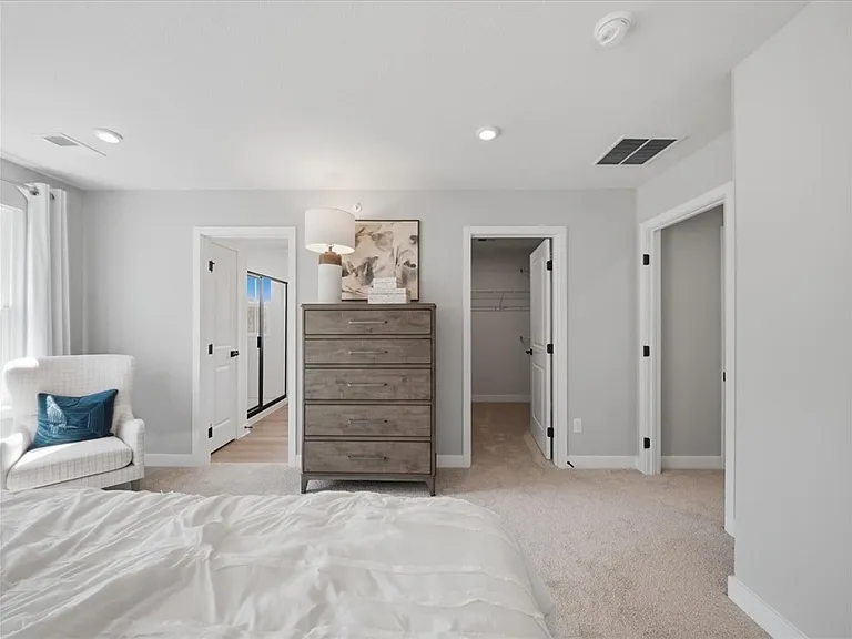 201 Yellowwood Ct — Photo 15