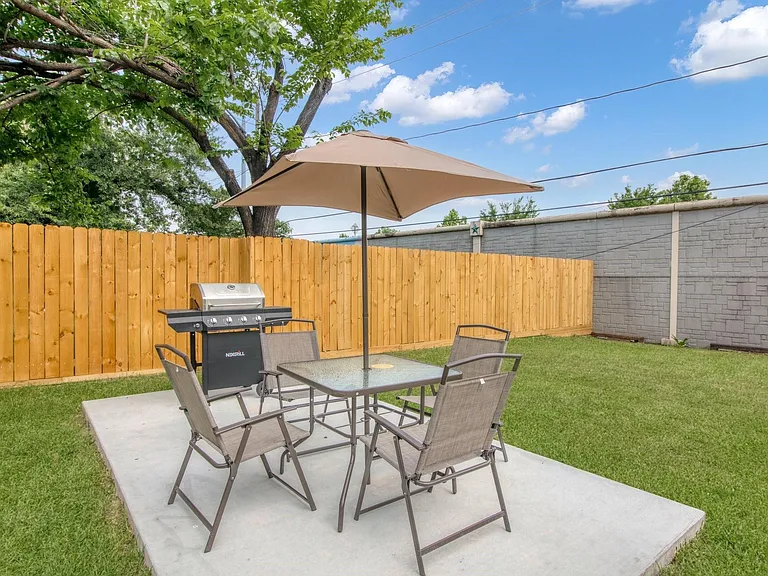 1703 Ansbury Dr — Photo 31