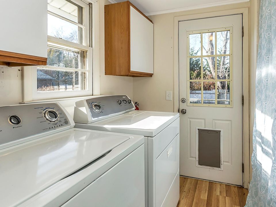 1st image of 6 S William St