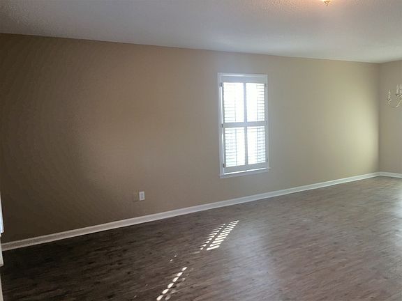 4th image of 49 Somerset Townhouses
