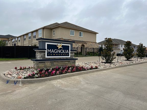 5th image of 1013 W Golden Ln