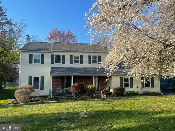 712 Wright Dr, Maple Glen, PA 19002