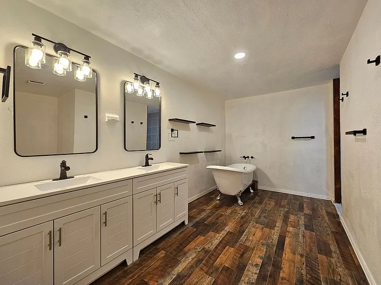 170 Circle Dr — Photo 13