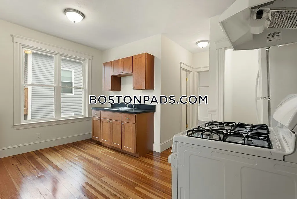 2 bed, 9999 sqft, $2,300 — Photo 2