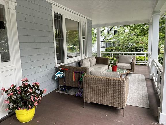 4th image of 18 Forest Park Ave