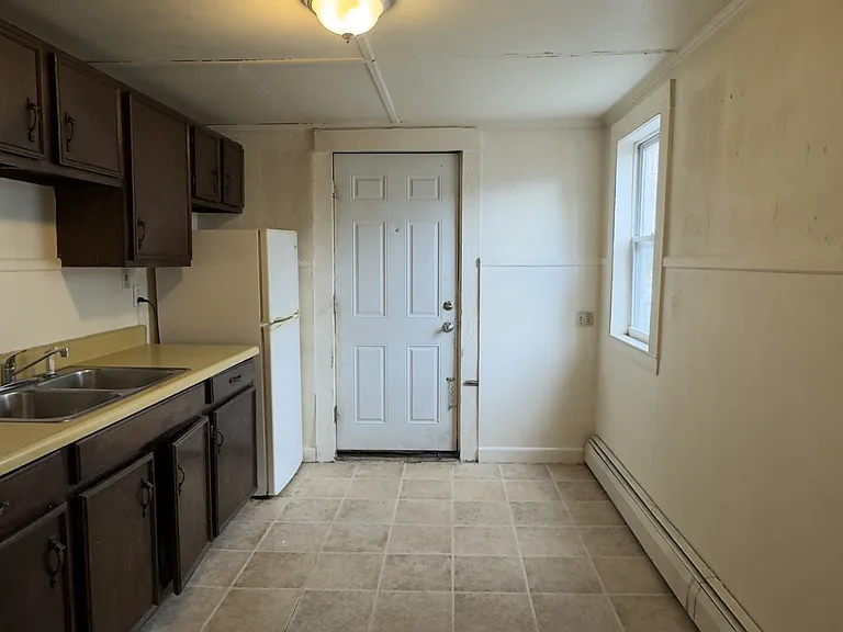 88 Elm St — Photo 3