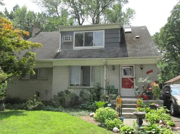 445 W Breckenridge St, Ferndale, MI 48220