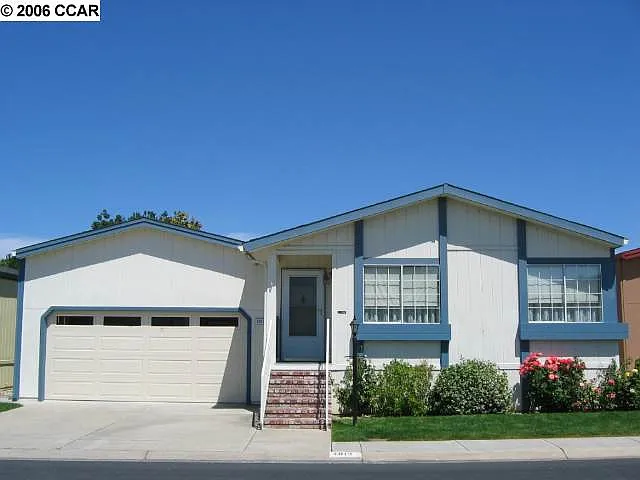 1819 Geneva Ln Unit 4 photo 1