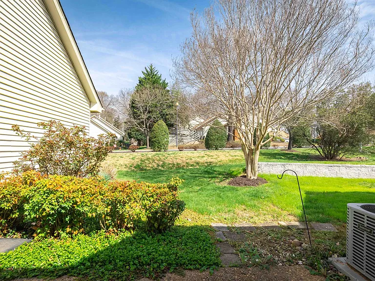 3111 Lake Terrace Ct — Photo 30