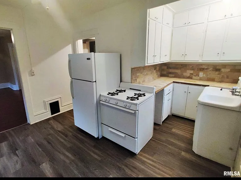 1523 W Callender Ave #2 — Photo 10