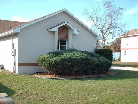 3rd image of 106 N Hampton Ct