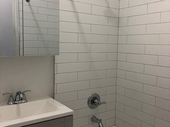 2nd image of 523 Vine St
