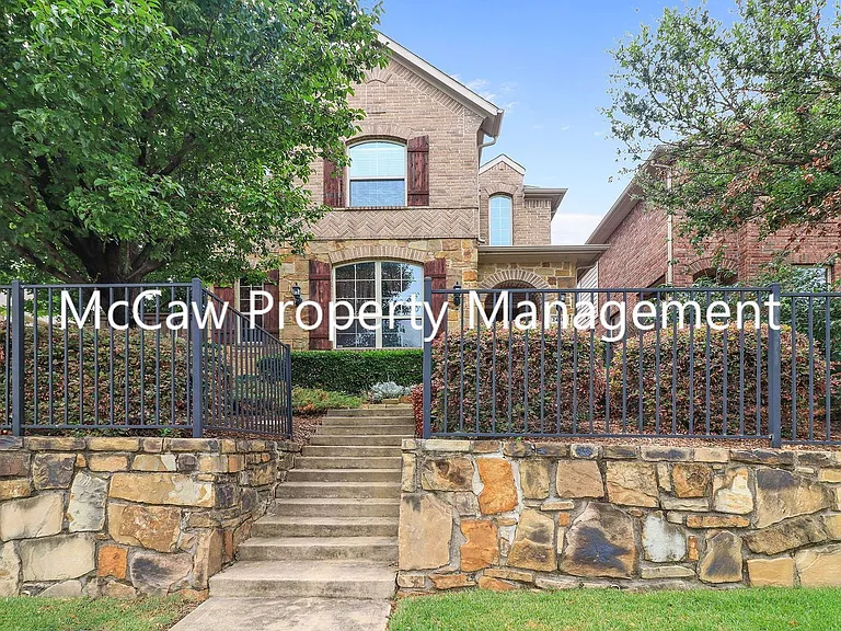 2438 Sunderland Ln — Photo 1