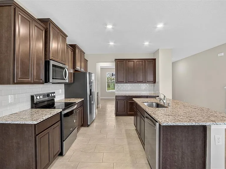 2546 Warren Acres Blvd — Photo 13
