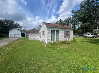 1950 Rhode Island Rd, Holland, OH 43528