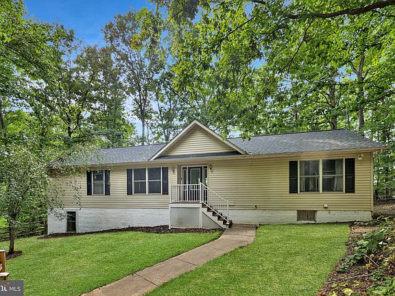 2nd image of 1083 Oak Grove Dr