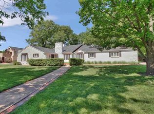 5 N Hampton Rd, Wichita, KS 67206