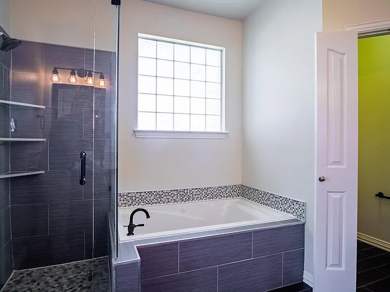 3820 Clearwater Ct — Photo 17