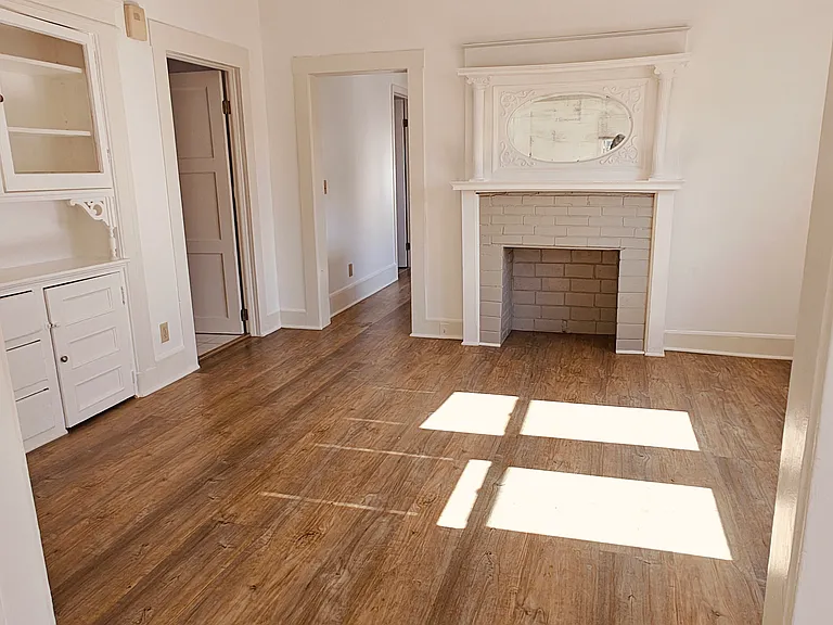 1008 Eagle Ave #1 — Photo 4