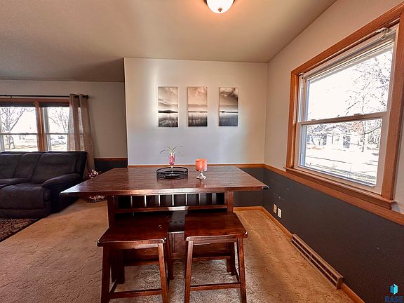 4th image of 306 E Bishop St