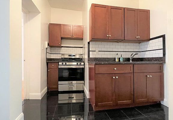 5th image of 300 Fort Washington Ave #K4