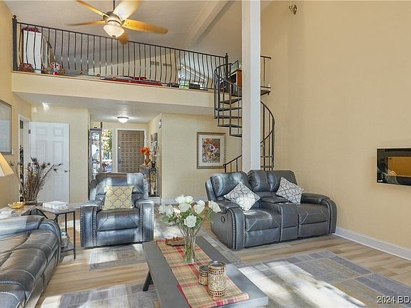 5th image of 334 Staniel Cay Dr